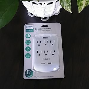 PHILIPS Surge Protector Wall Adapter with USB Port